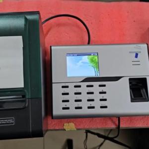 Máy chấm công khuôn mặt , vân tay kết nối với máy in bill in phiếu chấm cơm
